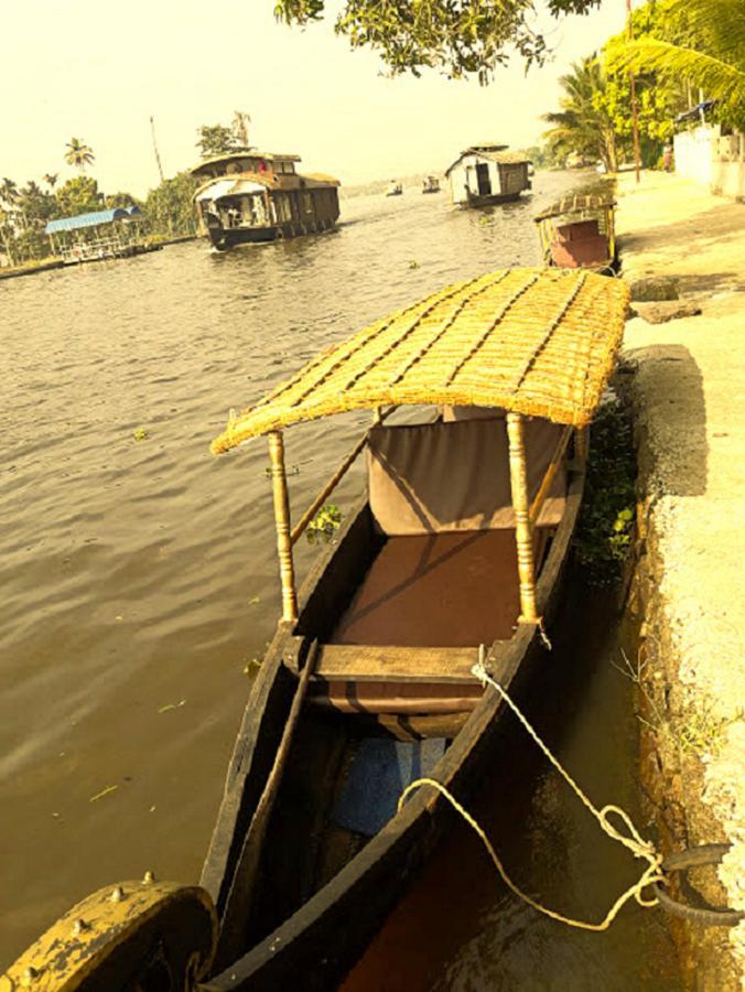 Aham Yoga Nest Bed and Breakfast Alappuzha Exteriör bild